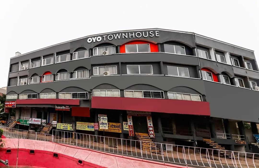 Townhouse Gandhi Hall-1